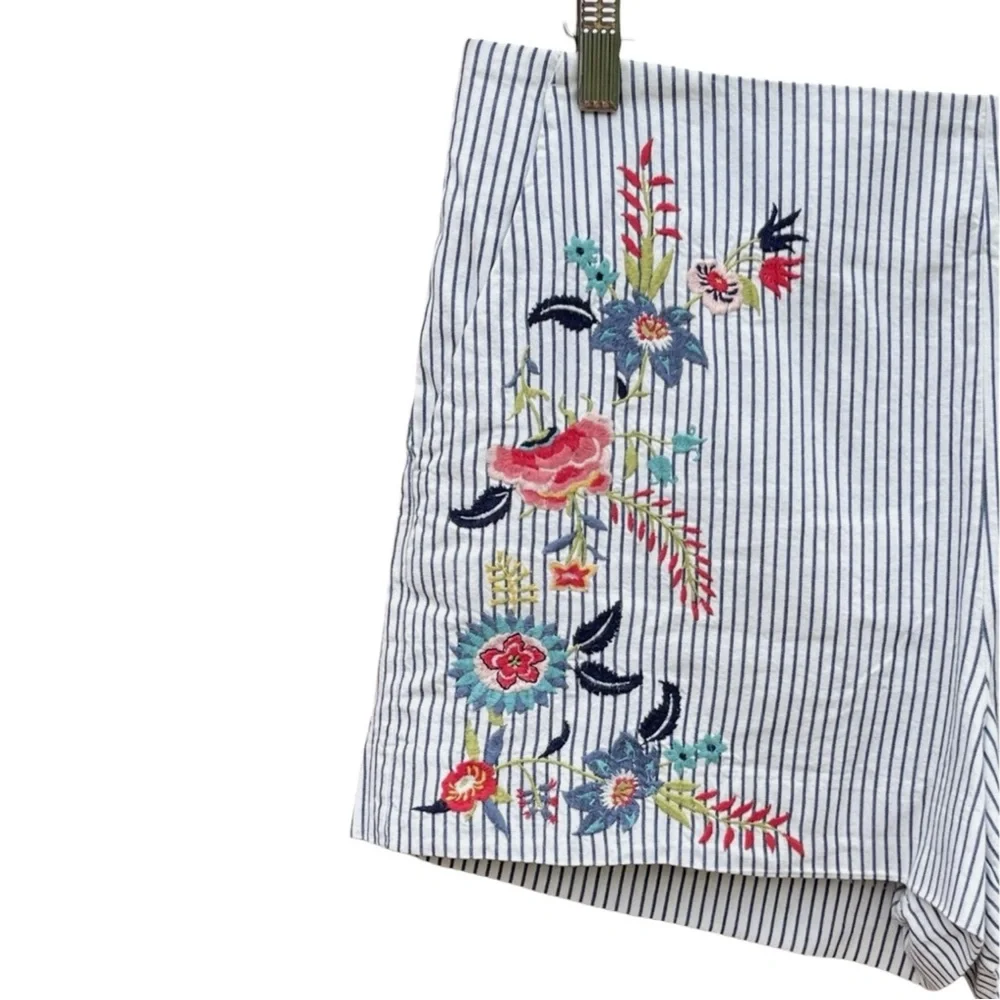 LOFT Boho Striped Embroidered High-Rise Shorts in Blue/White Size 4 -- SO PRETTY - Picture 4 of 10